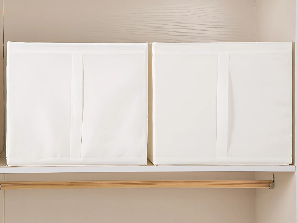 Organizatora kaste drēbēm, drēbju veļa, liels skapja konteiners