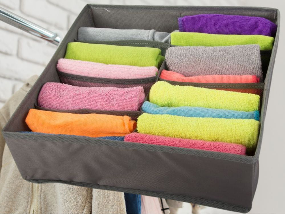 Apakšveļas organizators skapja atvilktnei ar 8 nodalījumiem