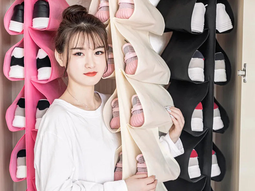 Apavu organizators skapja pakaramā apavu plauktam 12 pāriem