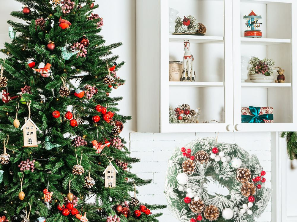 Ziemassvētku vainaga vītne, Ziemassvētku rotājumi, durvju dekors, logs