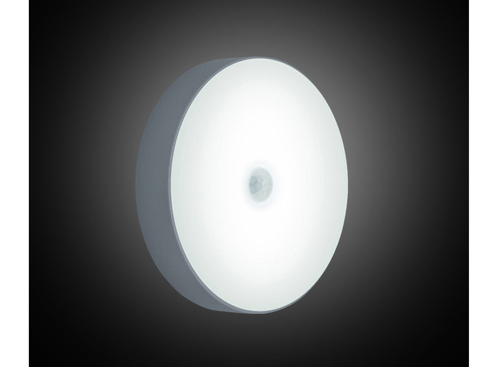 Pašlīmējoša LED lampa ar kustības sensora naktslampiņu no krēslas līdz rītausmai kāpnēm