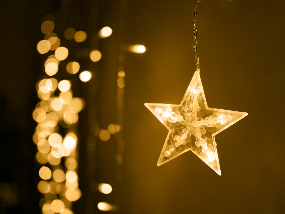 Zvaigžņu vītnes gaismas aizkars 138 LED āra siltā krāsā