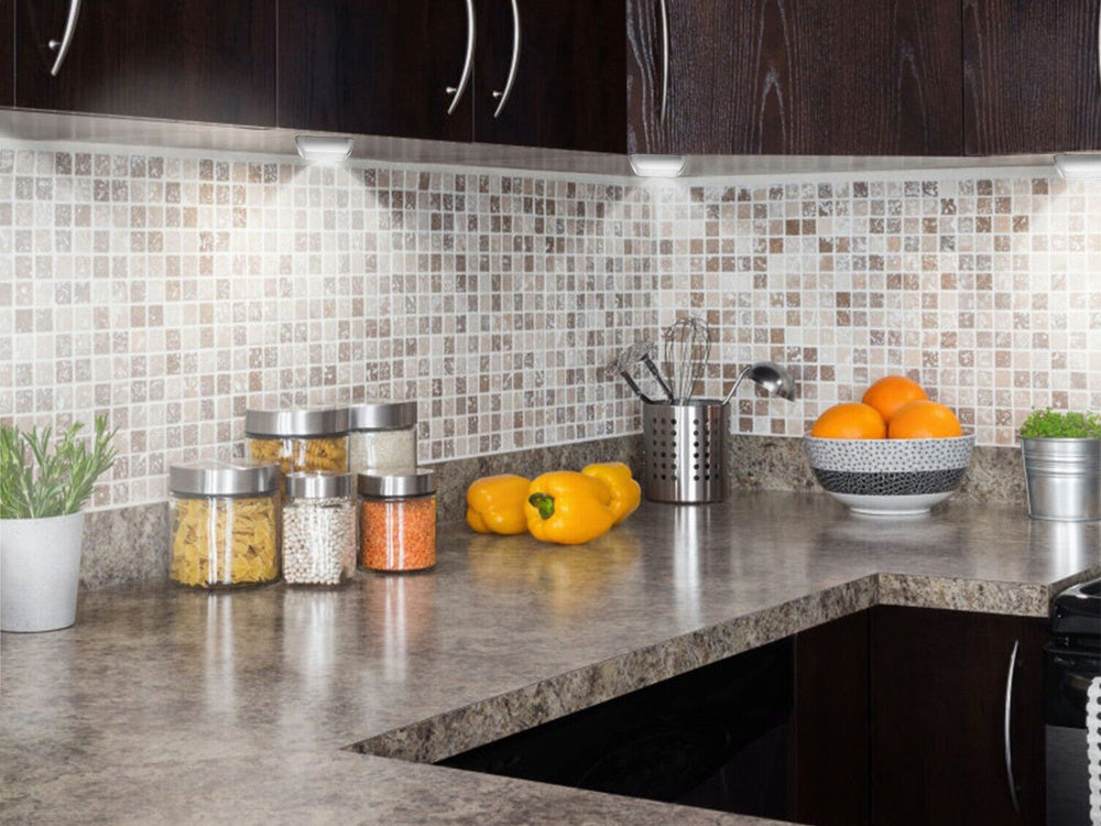 Pašlīmējošs kustību detektora kāpņu naktslampiņa LED