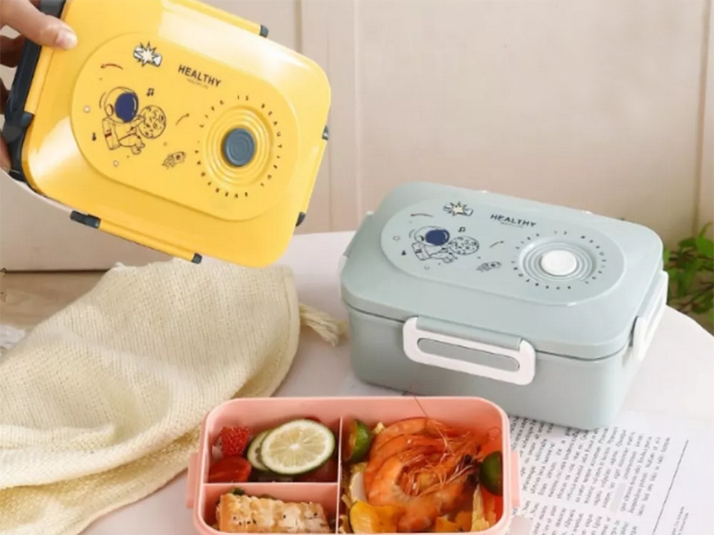 Pusdienu kastes brokastu trauks pusdienām ar nodalījumiem galda piederumiem