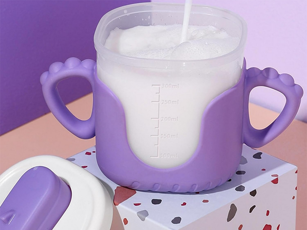 Bērnu dzeršanas krūzīte ar silikona rokturiem, 300 ml, ar salmiņu