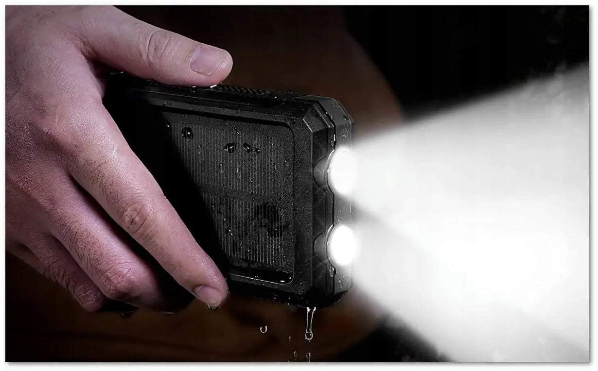 Powerbank ar saules paneli uzlādei un lukturīti