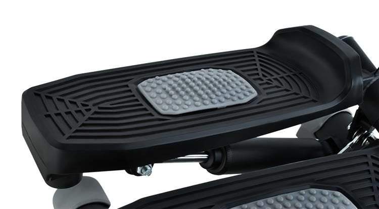 Eliptiskās treniņu trepes ar rokturiem