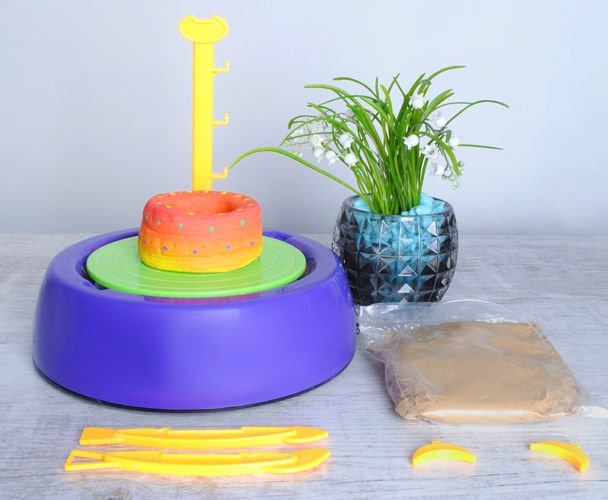 Keramikas ritenis ar piederumiem