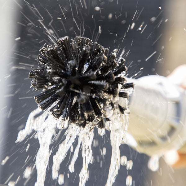 Rotējoša birste šļūtenēm