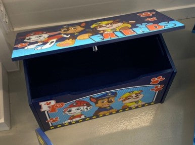 Ķepu patruļas koka rotaļlietu uzglabāšanas kaste 55,5x29,5x30 cm
