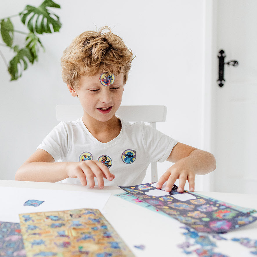 Disney Lilo un Stitch ekstravertu superuzlīmju komplekts ar spēli