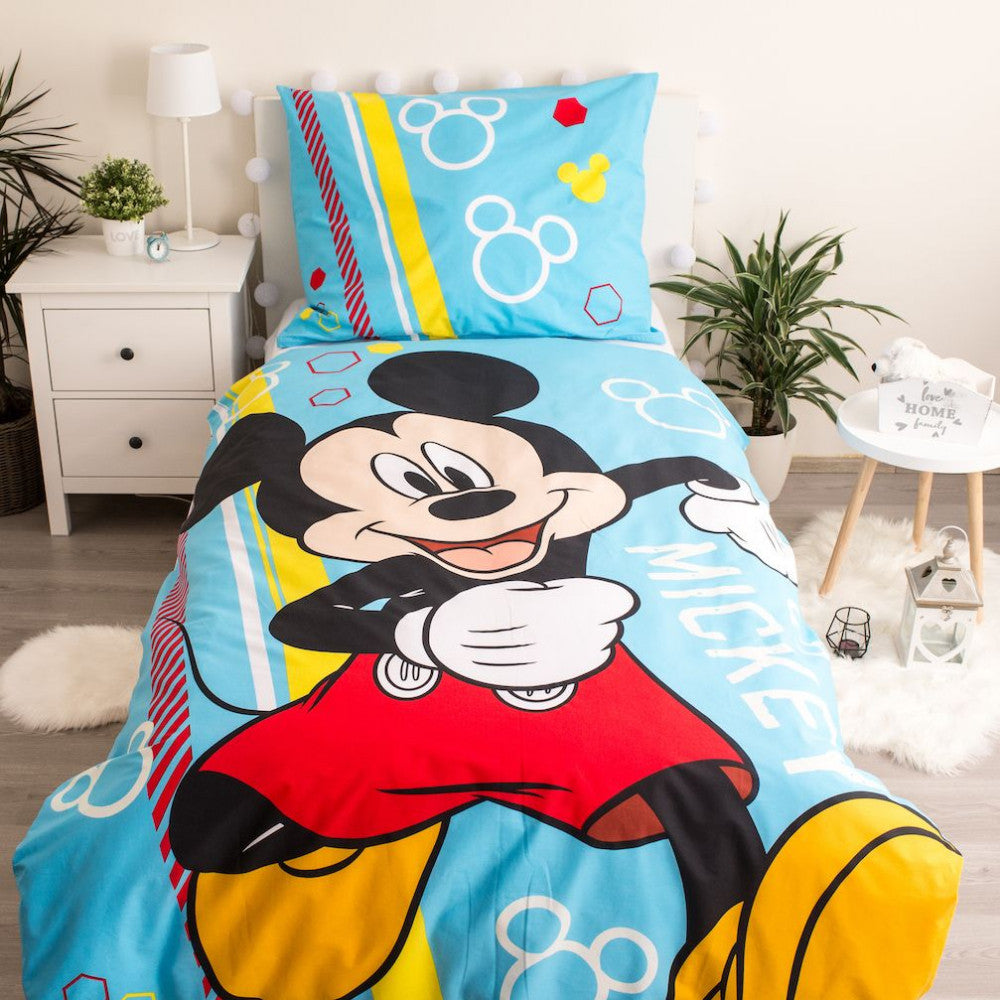 Disney Mickey Run tumsā spīdošs gultasveļas komplekts 140–200 cm, 70 x 90 cm