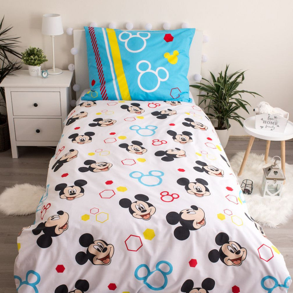 Disney Mickey Run tumsā spīdošs gultasveļas komplekts 140–200 cm, 70 x 90 cm