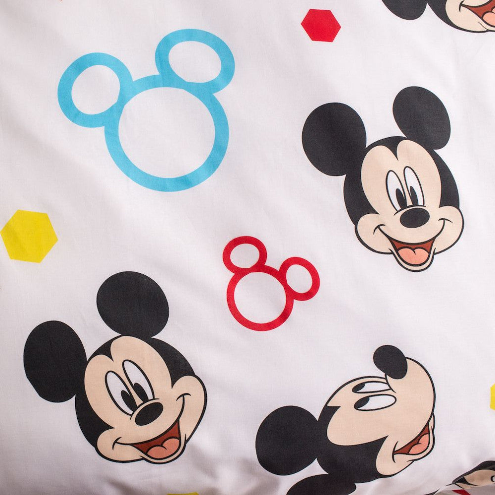 Disney Mickey Run tumsā spīdošs gultasveļas komplekts 140–200 cm, 70 x 90 cm