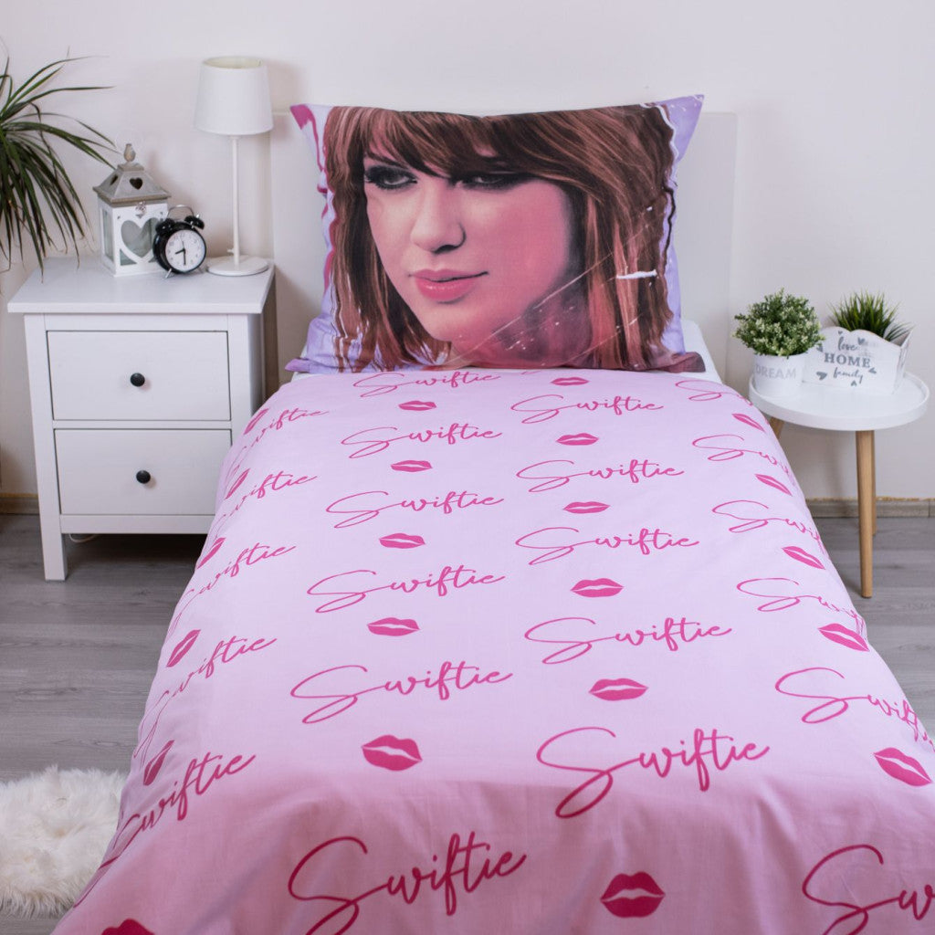Taylor Swift Swiftie gultasveļas komplekts 140√ó200cm, 70√ó90cm